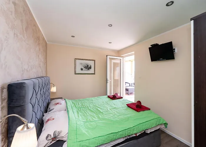 Tomo Apartment Sukošan